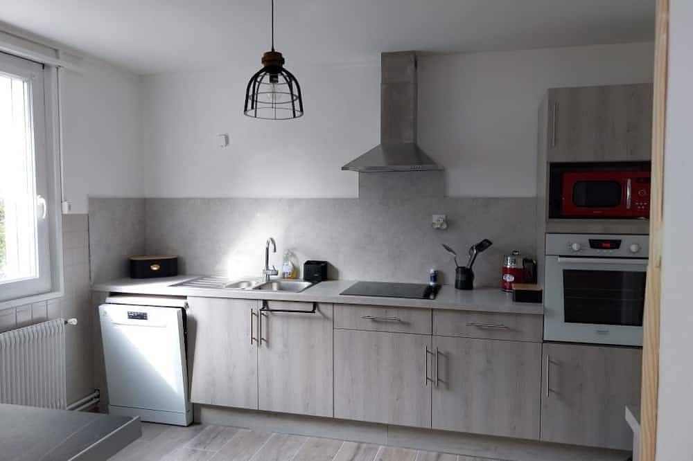 Entire apartment, Apartment overlooking Notre Dame Cathedral, Hyper center. in Saint-Omer, Saint-Omer region