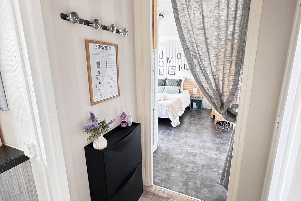 Apartamento entero, Cocoonlis, Charmant 2 Pièces au Cœur de la Ville Avec vue sur la Basilique in Lisieux, Region de Lisieux