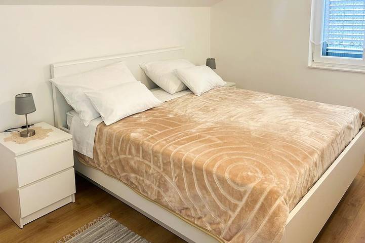 Ganze Wohnung, Beautiful apartment in Raslina with Wifi in Raslina, Šibenik-Knin