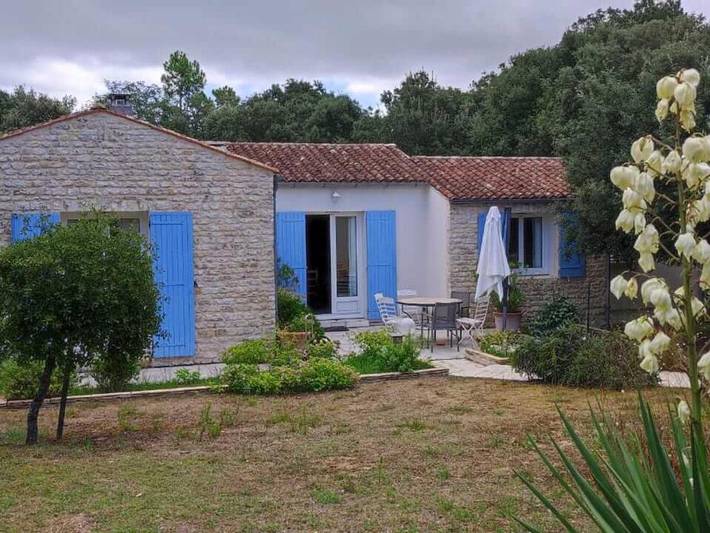 Location de vacances pour 8 personnes, avec terrasse et jardin dans Plage des Huttes