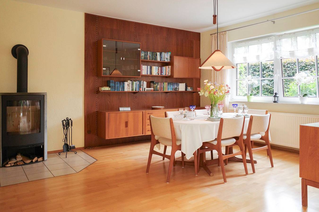Aurich holiday home: garden, sunroom, fireplace in Aurich, Landkreis Aurich