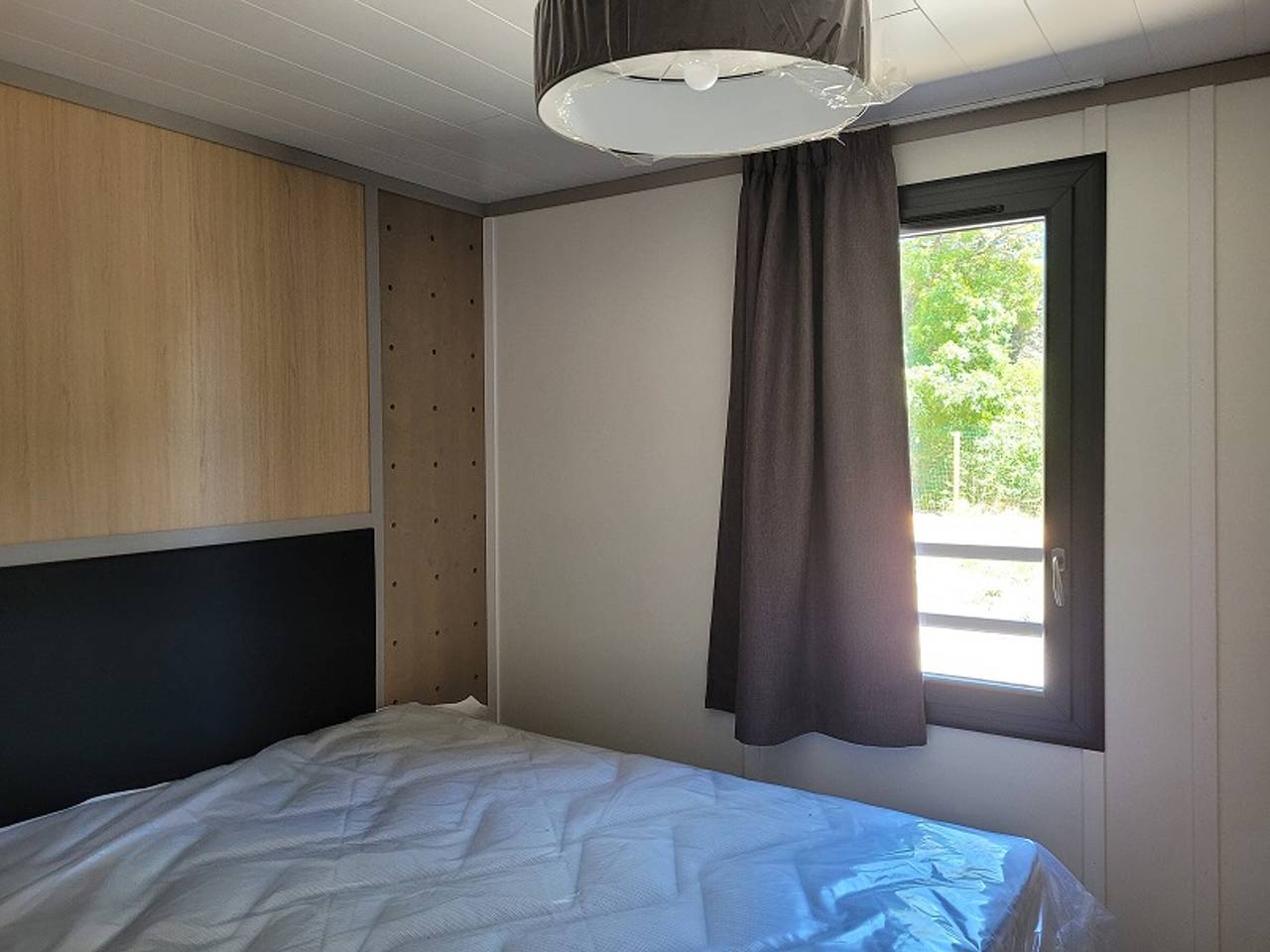 Chalet 2 chambres sur domaine sécurisé avec piscine couverte. in Guérande, Côte de Jade