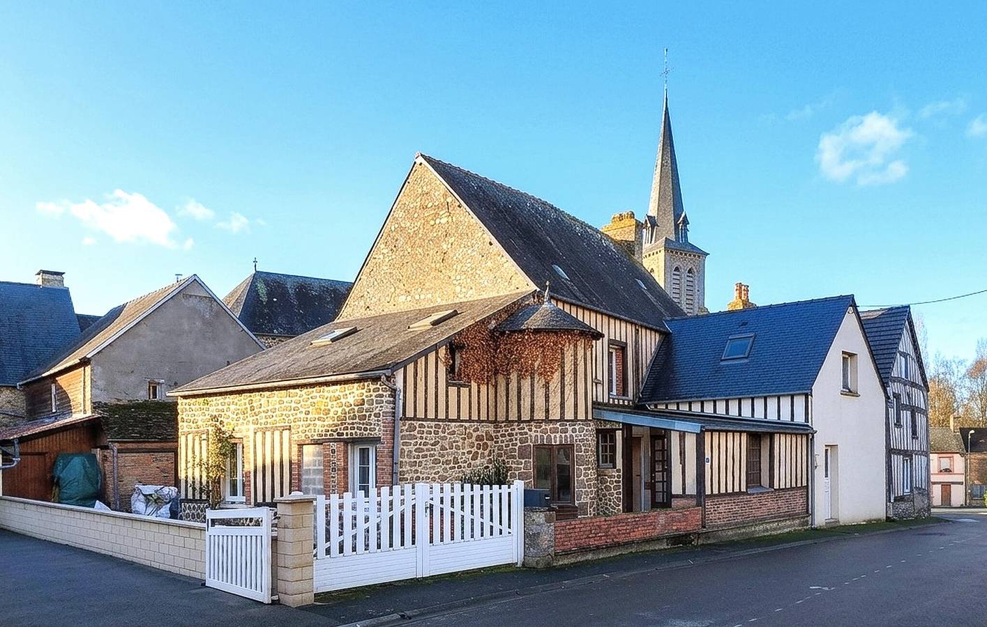 Charmant appartement de 76 m² avec Wi-Fi, parking et terrain de pétanque in La Baroche-sous-Lucé, Parc naturel régional Normandie-Maine