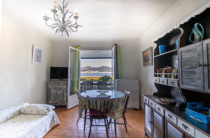 Studio entier, Studio « Pieds dans l’eau » avec vue mer et terrasse privée in Porticcio, Grosseto-Prugna