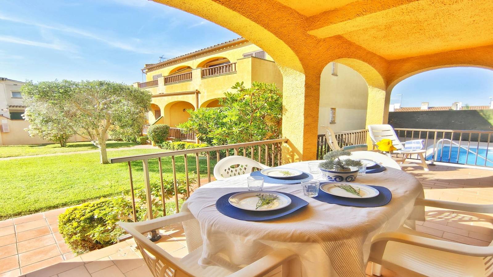 Geheel vakantieappartement, Vakantieappartement voor 5 personen met balkon/terras in L'Escala, Upper Empordà