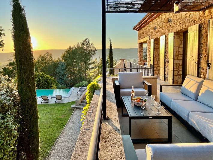 Vakantiehuis 'Provence Living' met bergzicht, wifi en airconditioning in Roussillon, Parc naturel régional du Luberon