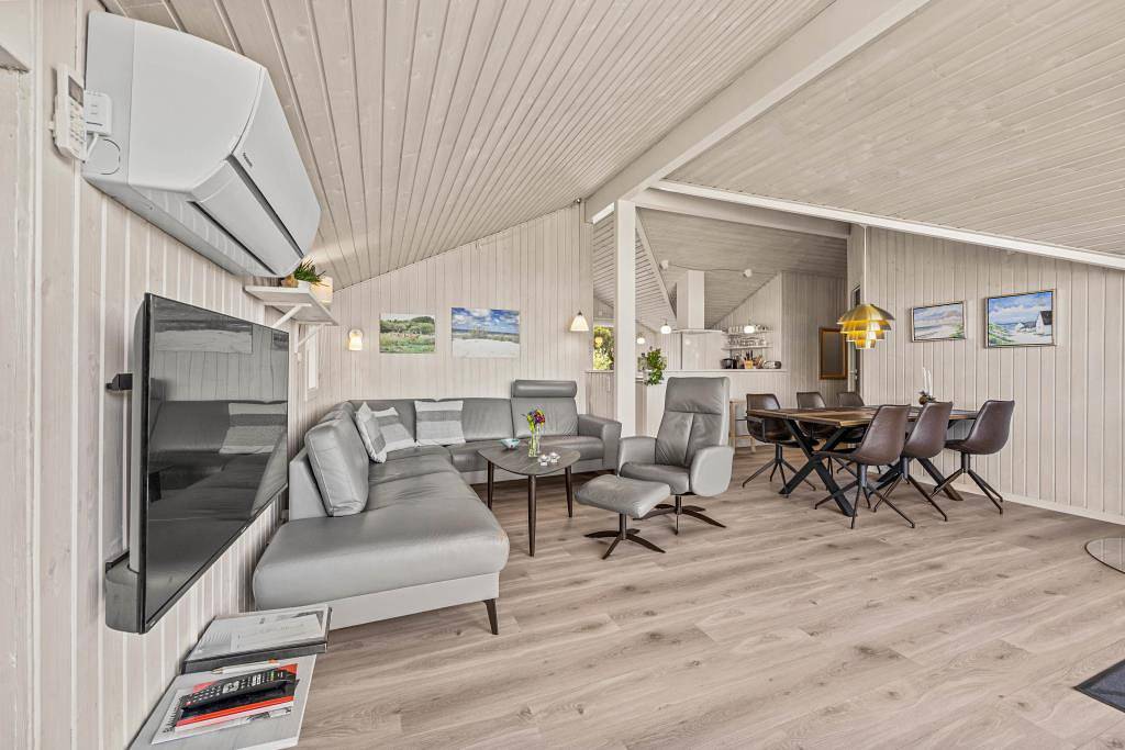 Ferienhaus mit Erholungsmöglichkeiten in Sauna & Whirlpool in Vejers Strand, Varde