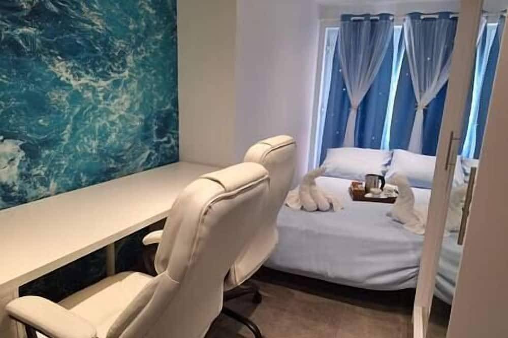 Entire apartment, Success Wave at Sunny Waves in Northampton, Northamptonshire