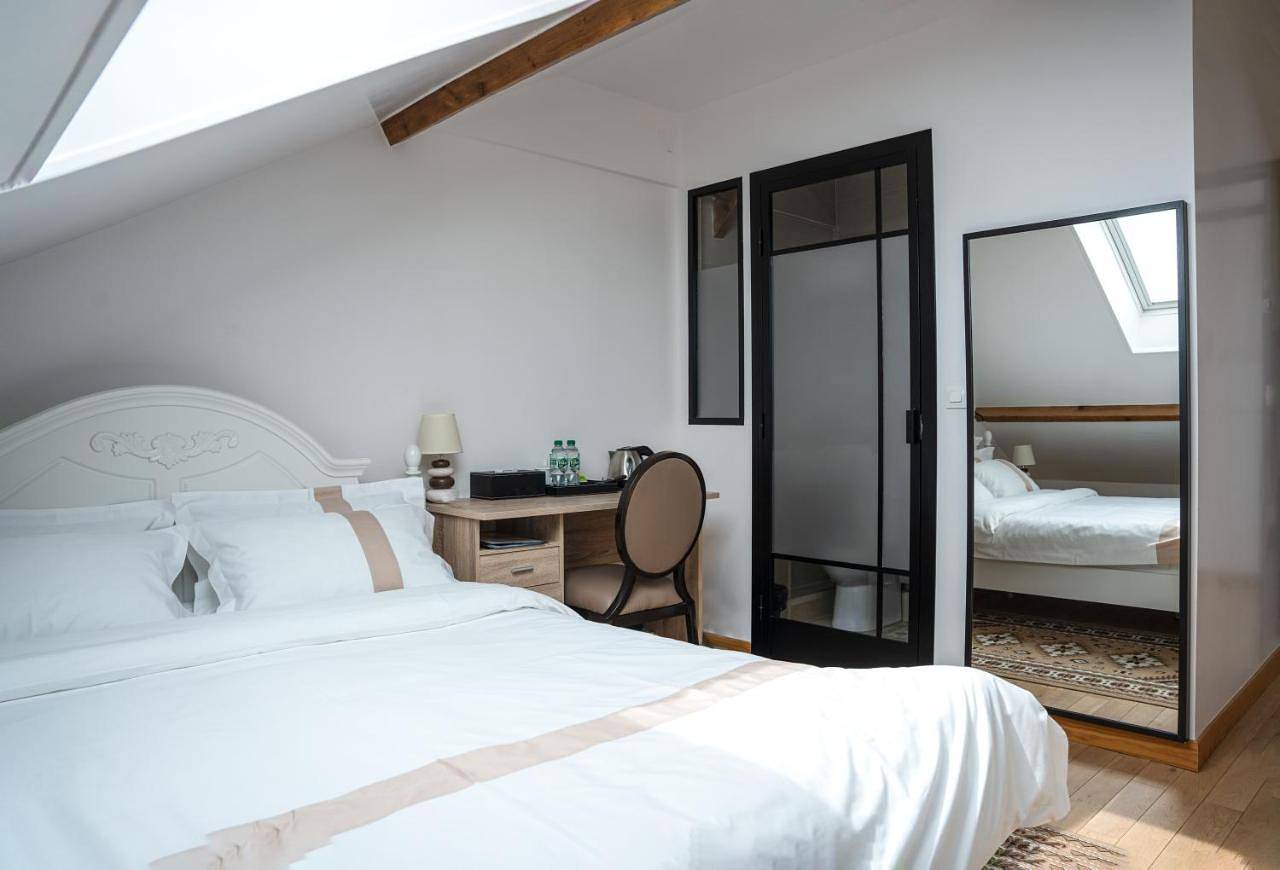 Large Double Room in Maisons-Alfort, Val-de-Marne