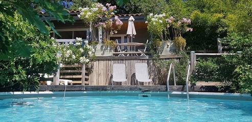 Gîte pour 2 personnes, avec piscine et jardin, animaux acceptés à Saint-Alban-Auriolles
