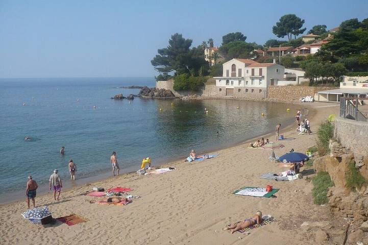 Location de vacances pour 5 personnes, avec jardin dans Plage Le Pradon Carqueiranne