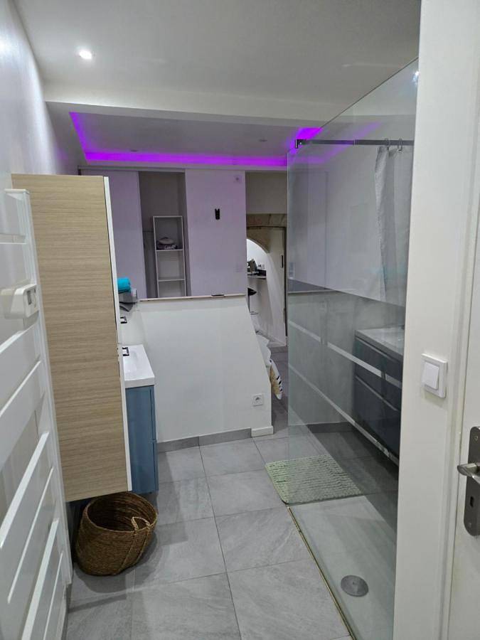 Appartement entier, Appart 40m2 indépendant, confortable avec terasse in Lunel, Côte méditerranéenne (France)