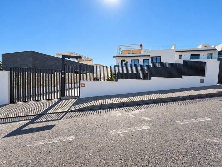 Villa for 10 people, with lake view and balcony/terrace - 1