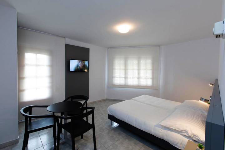 Triple Room with Private Bathroom in Lavacolla, Santiago de Compostela