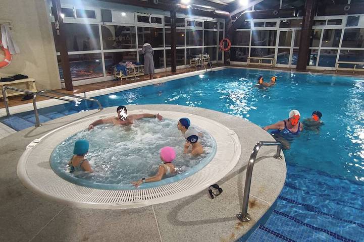 Vacation rental for 2 people, with hot tub and pool as well as sauna in Sierra Nevada