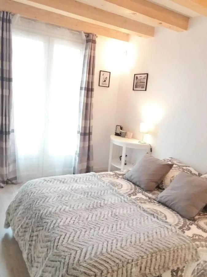 Apartamento de vacaciones para 12 personas, con vistas además de piscina y jardín - 1