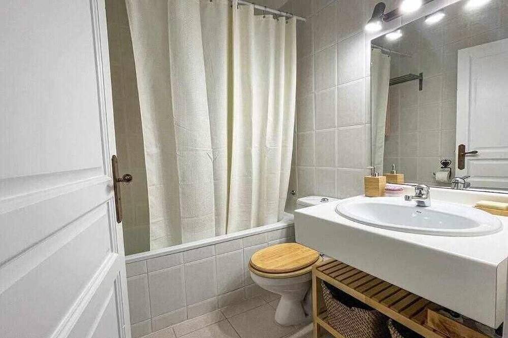 Appartement entier, Enveig 1226. Cozy mountain apartment in Enveitg, Parc naturel régional des Pyrénées catalanes