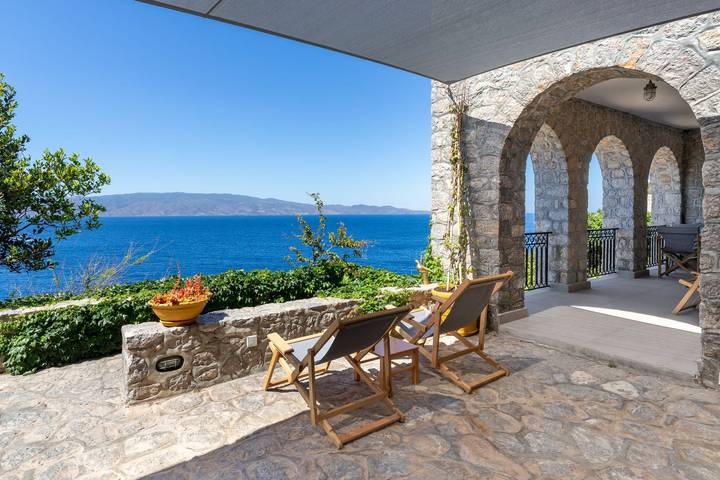 Location de vacances pour 17 personnes, avec Vue sur l’océan et Balcon ainsi que Terrasse et Jardin à Hydra