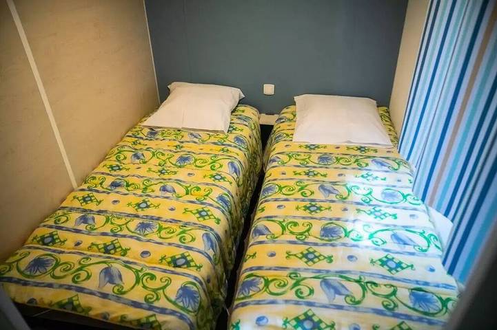 Camping pour 4 personnes, avec piscine et terrasse à Cannes - 4