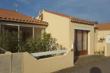 Gîte pour 4 personnes, avec balcon et piscine dans Plage Mateille