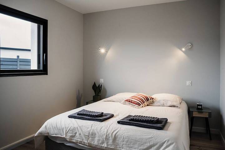 Location de vacances pour 11 personnes, avec terrasse et jacuzzi dans Plage Du Billou Santec - 3