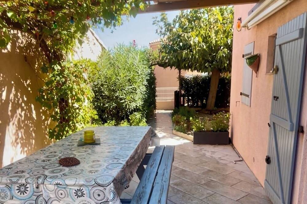 Pleasant house with large terrace close to the sea in Valras-Plage, Mittelmeerküste (Frankreich)