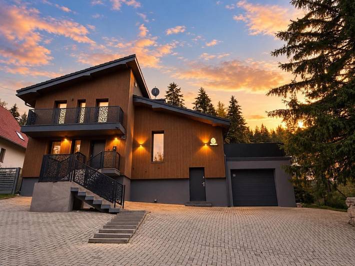 Willa dla 12 osób, z Balkon i Jacuzzi oraz Taras i Ogród w Karkonosze
