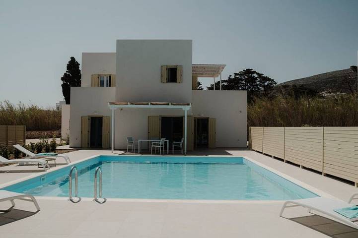 Vacation rental for 6 people, with Balcony and Yard in Paros