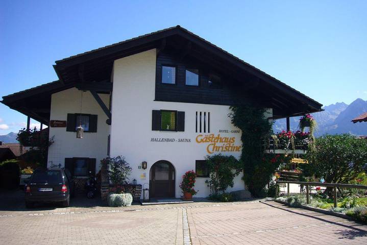 Ferienwohnung, mit Balkon und Terrasse sowie Garten und Sauna in Obermaiselstein