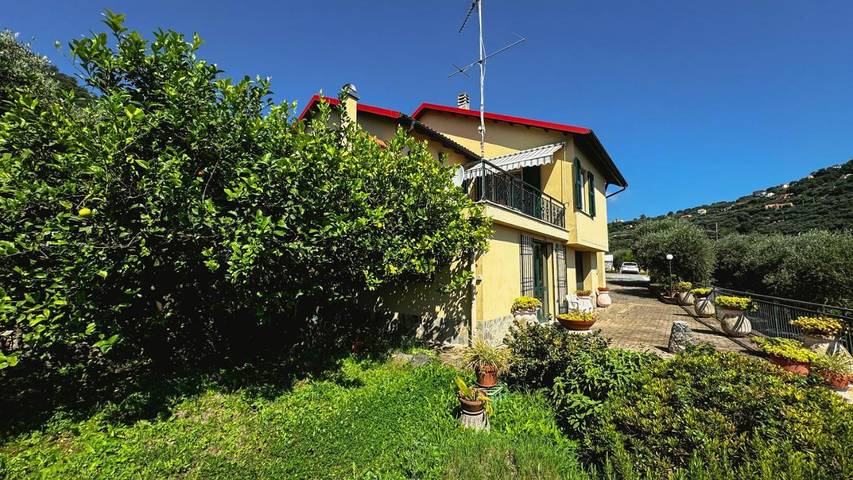 Location de vacances pour 4 personnes, avec jardin et vue, animaux acceptés à Noli - 3