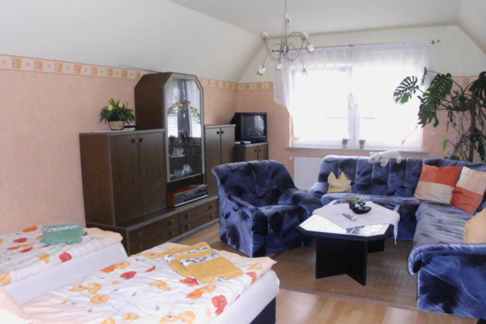 Ganze Wohnung, Privatvermieter Kölzow - Ferienwohnung in Sangerhausen, Harzvorland
