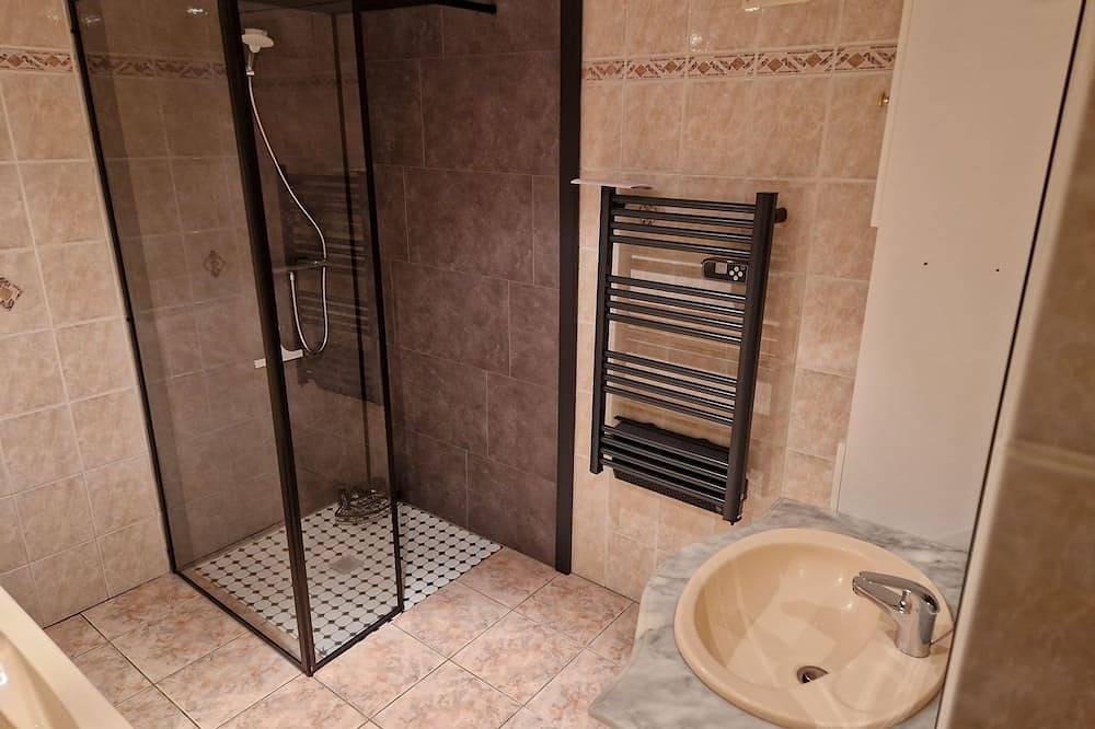 Ganze Wohnung, Paraison, Appartement Avec Terrasse Plein sud et Baignoire à jet in Münzthal-St.Louis, Saargemünd