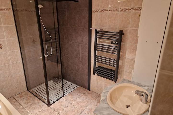 Entire apartment, Paraison, Appartement Avec Terrasse Plein sud et Baignoire à jet in Saint-Louis-lès-Bitche, Sarreguemines
