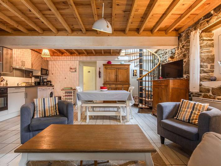 Location de vacances pour 8 personnes, avec Jardin à Sazos