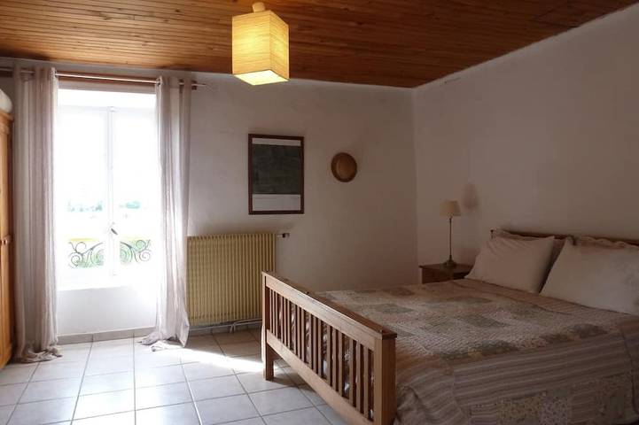 Location de vacances pour 4 personnes, avec terrasse ainsi que jardin et piscine à Capestang - 3
