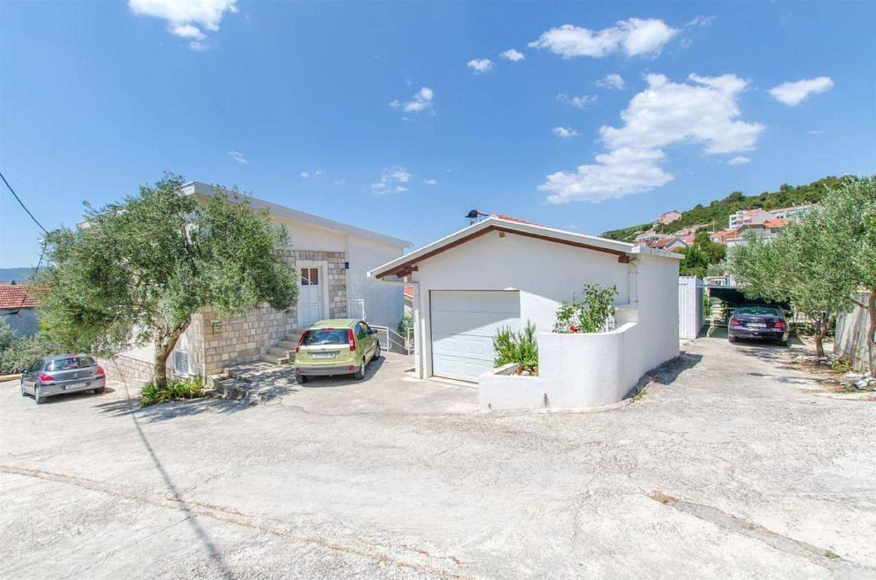 Ganze Ferienwohnung, Ferienwohnung "Seaside" mit Blick auf das Wasser in Komarna, Dubrovnik-Neretva