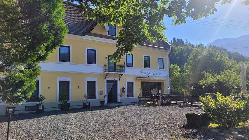 Ferienhaus für 2 Personen, mit Balkon und Terrasse sowie Garten und Pool in Nötsch im Gailtal