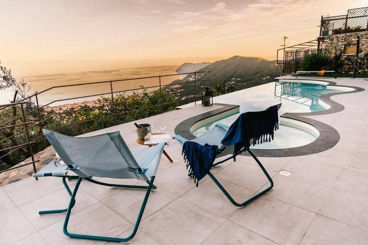 Villa pour 6 personnes, avec piscine ainsi que vue et jardin