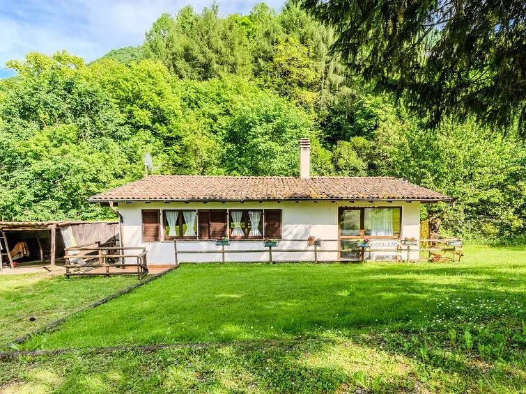 Maison 4 Personnes in Claino con Osteno, Luganersee (Italien)