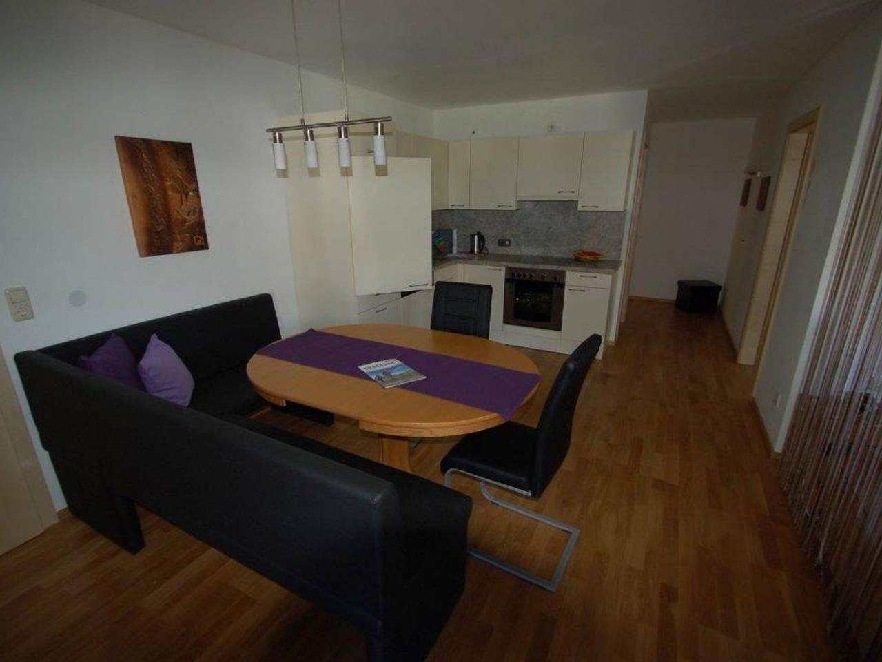 Ganze Ferienwohnung, Pension Unterhof - Zimmer Rote Wand in Tuxer Alpen, Kolsassberg