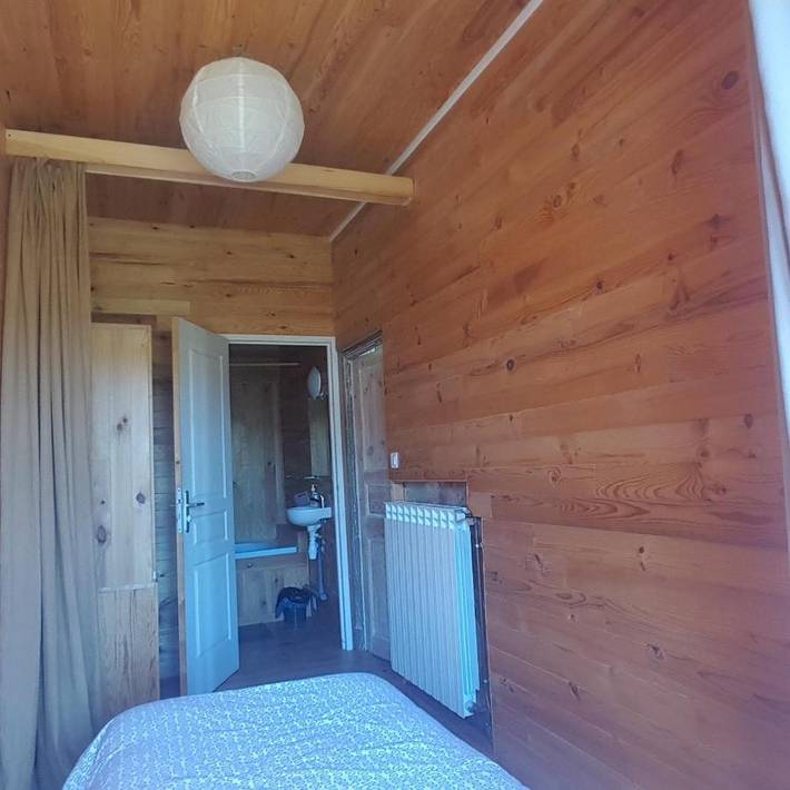 Chambre d’hôte pour 3 personnes, avec vue et jardin dans Prat de Bouc Haute Planèze - 2