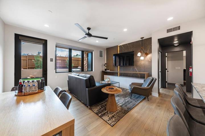 Vacation rental for 4 people, with terrace and pool as well as hot tub in Utah