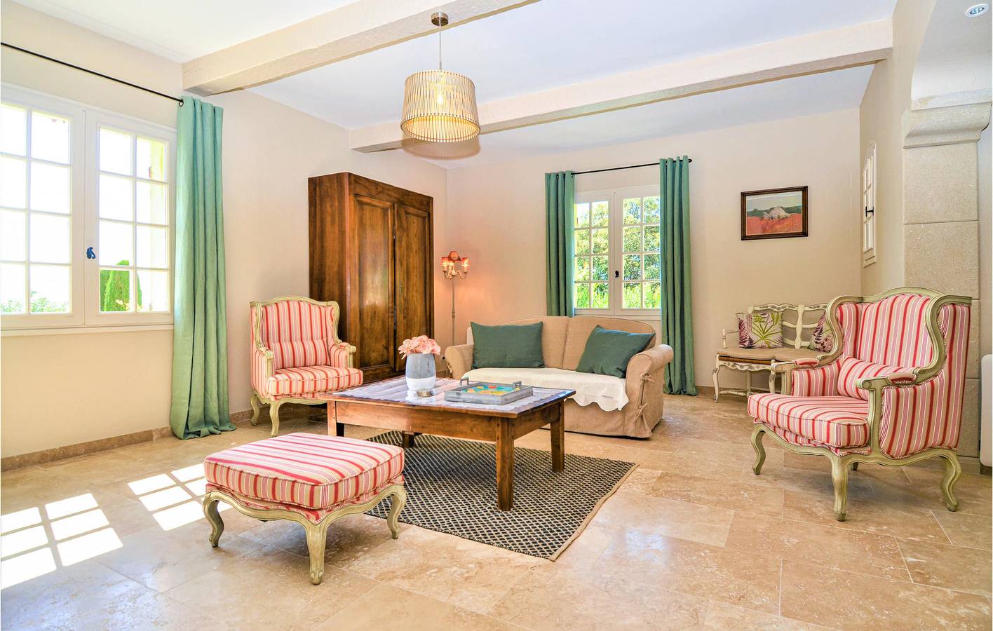 Appartement am Pool mit Parkplatz und Internet - in der Nähe von Serviers-et-Labaume in Montaren-et-Saint-Médiers, Nimes und Umgebung