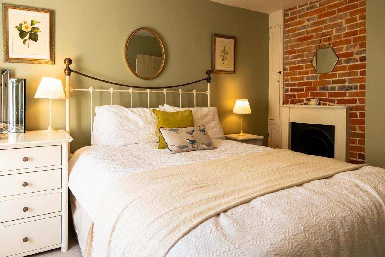 Three-Bedroom House in Lymington, Hampshire