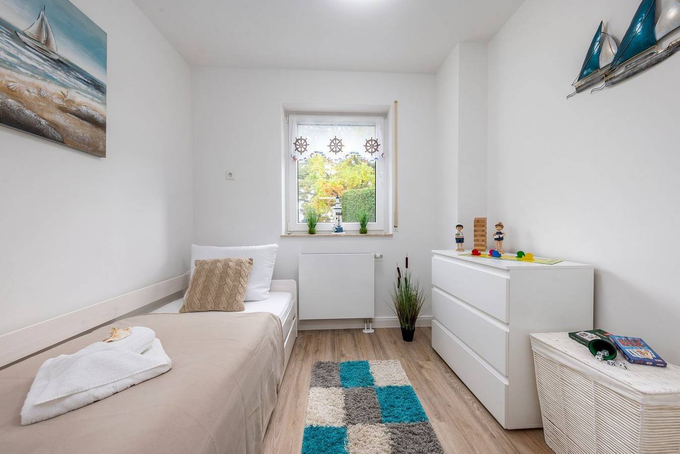 Ganze Wohnung, Komfortable Ferienwohnung mit überdachter Terrasse und Garten in Zingst in Ostseebad Zingst, Zingst