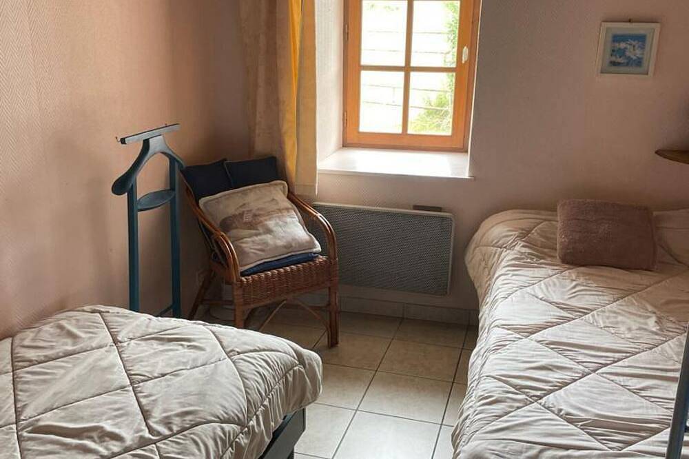 Acogedora cabaña, mascotas Ok - 4 pers. in Bourbon-l'Archambault, Allier (desambiguación)