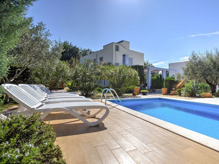 Ferienwohnung für 4 Personen, mit Balkon und Terrasse sowie Garten in Umag