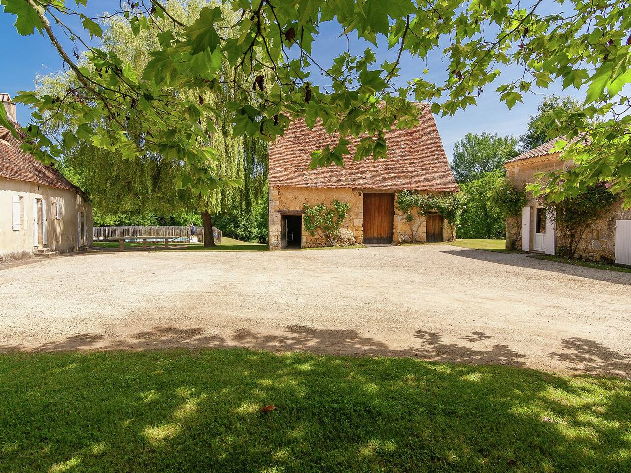 Familienvilla mit Pool in Saint-Georges-de-Montclard, Périgord Pourpre