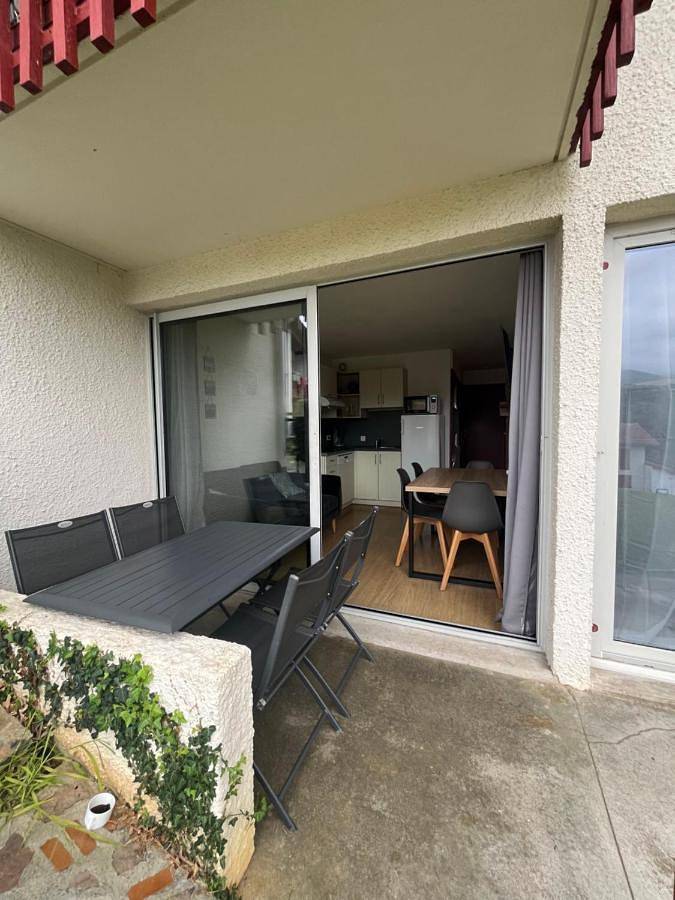 Gîte pour 4 personnes, avec Terrasse et Jardin ainsi que Piscine et Vue à Souraïde - 4
