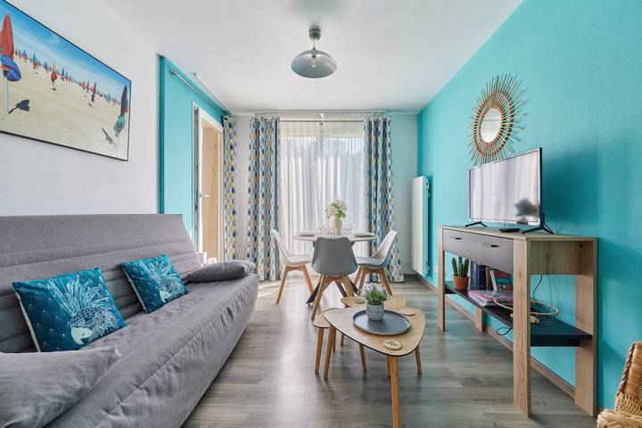 Gîte pour 3 personnes, avec Terrasse et Piscine à Équemauville